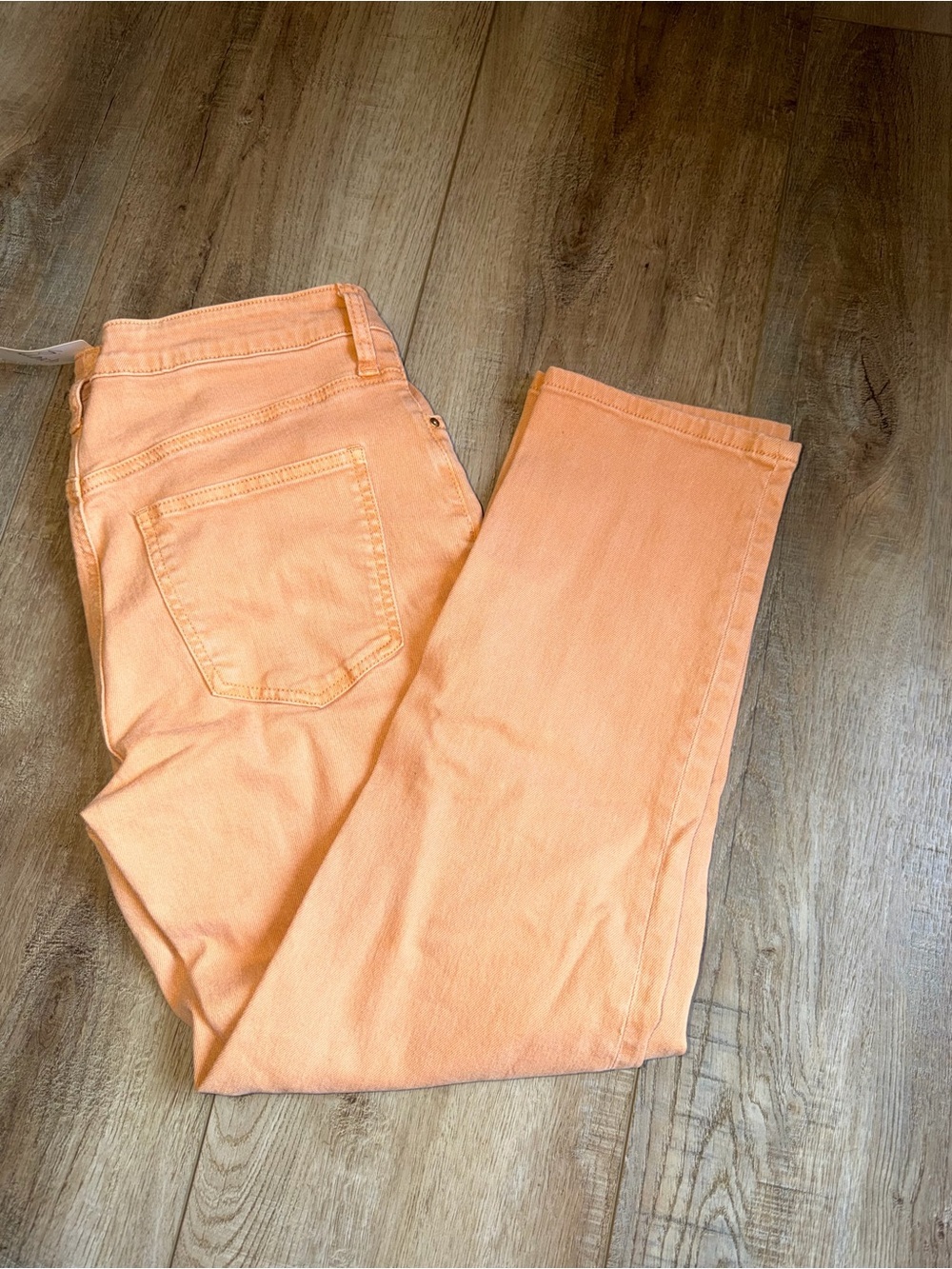 Kut from the Kloth Peach Straight Leg ankle crop Jeans